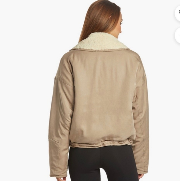 *Pics Updated!*🎉🎊HP 11/22🎉🎊FP Movement Mix it Up Mix it Up Reversible Jacket - Picture 9 of 16